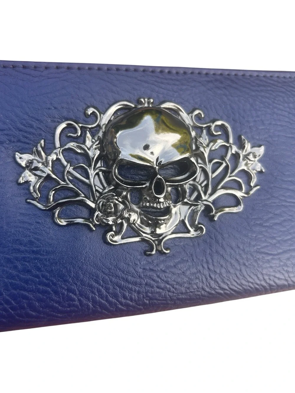 Black Unique Skull Accent Women's Wallet Zip Around Clutch Credit Card Divider